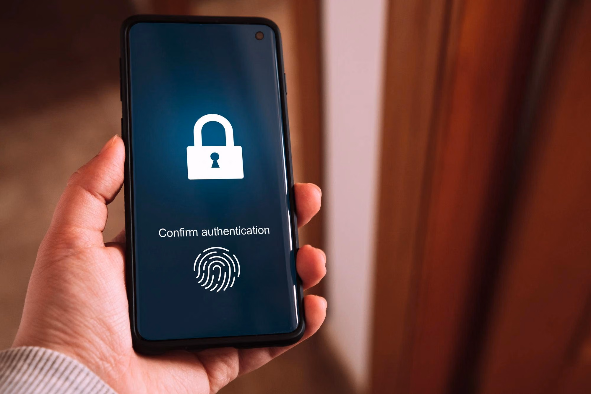 Software de control al accesului pentru echipele de servicii pe teren și dispeceri