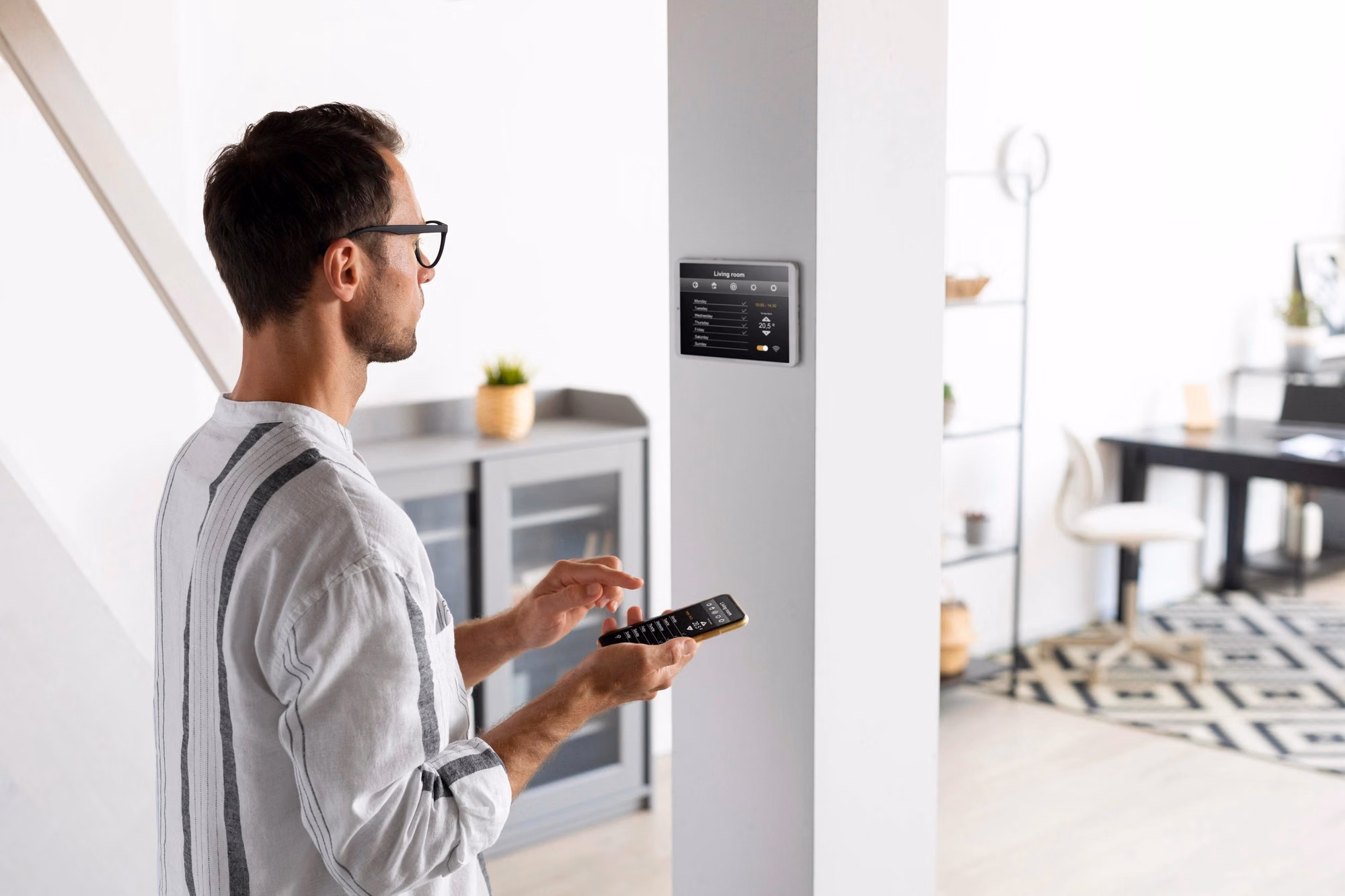 Software de gestionare instalare și service casă inteligentă