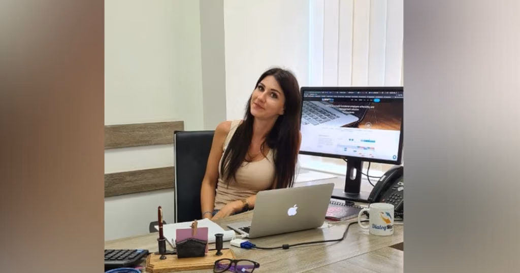 مقابلة مع العميل. مركز اتصال DialogMarket