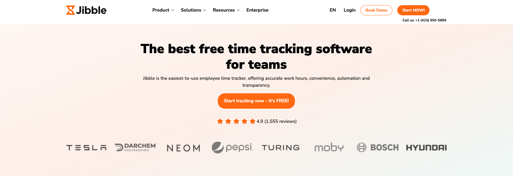 Application de pointage Jibble avec reconnaissance faciale pour équipes sur le terrain